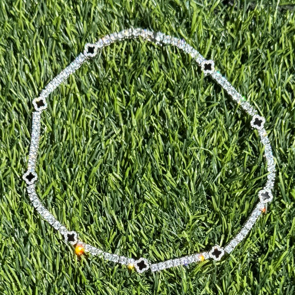 Diamond and Clovers Necklace